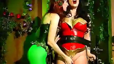 Wonder woman vs Poison ivy  Helpless and Drained