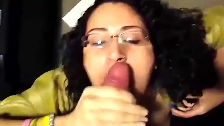 Arabic woman sucks like a pro and love cum