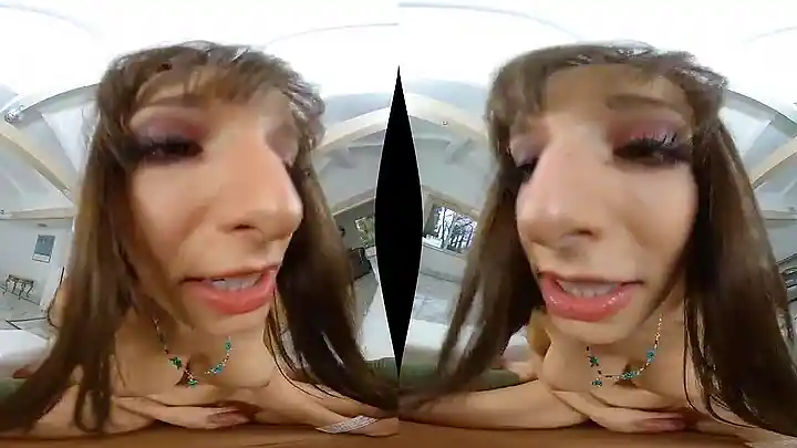 VR Lexi Luna