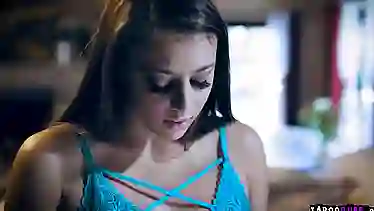 Dick squirted his warm load on Gia's pretty face