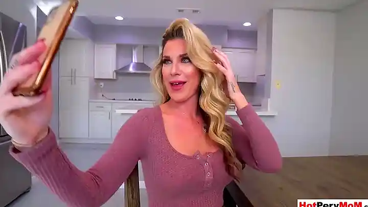 Stepson takes advantage on hot MILF mom