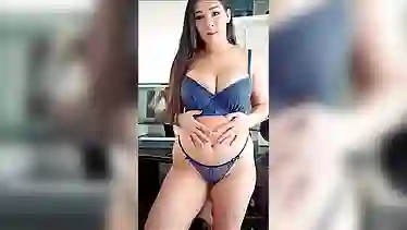 Leah Goes Wilde's Solo Masturbation Show: Lea De Mae's Big Ass and Asshole Get the Boot