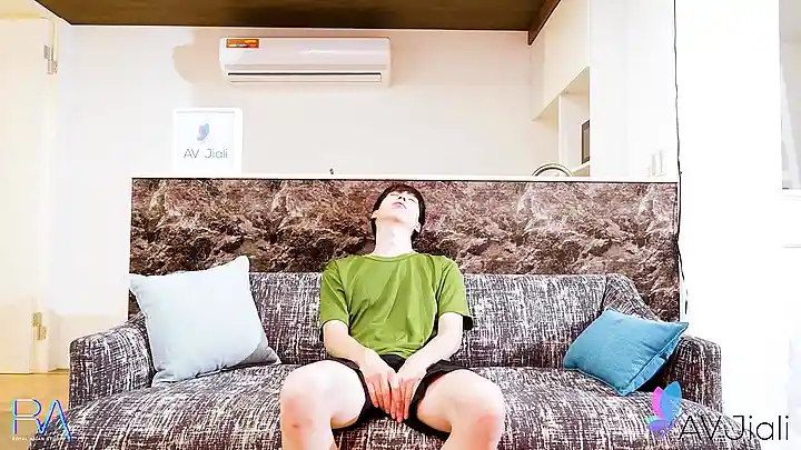 [AVJiali](Ye Chenxin) 119 - Taiwanese Female Soldier Ye Chenxin Fucks Her Colleague (Chinese Porn)
