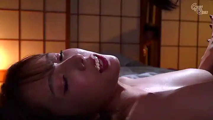 My Mother Has Big Breasts And A Big Butt, And She's Also Sexually Open-minded, So I Beg Her To Have Sweaty Sex With Her Every Day... Yui Hatano