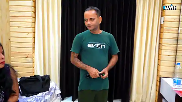 Beautiful Indian Girl Gets Fucked Mechanic