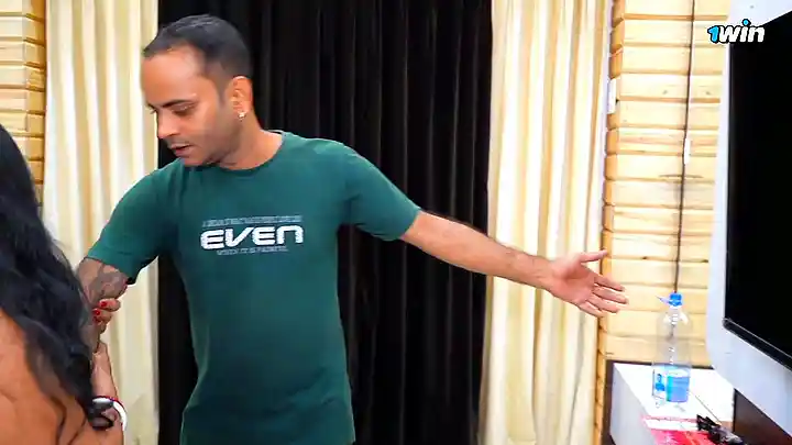 Beautiful Indian Girl Gets Fucked Mechanic