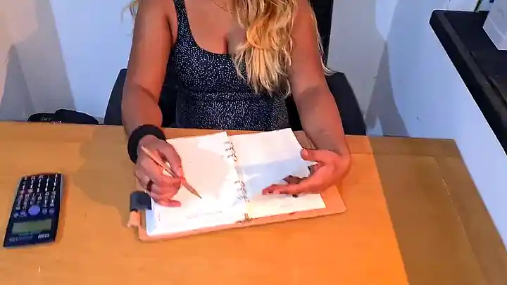 Hot Latina SECRETARY in a Short Dress at the OFFICE - CANDID UPSKIRT