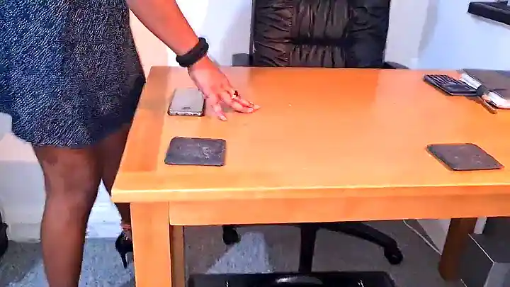 Hot Latina SECRETARY in a Short Dress at the OFFICE - CANDID UPSKIRT