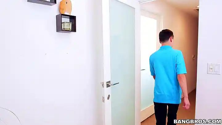 Valentina Nappi & Valentina's big tits bounce while they suck and fuck in HD