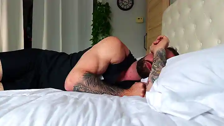 Stepdad secretly fucks his stepdaughter in her tight pussy & makes her cum hard