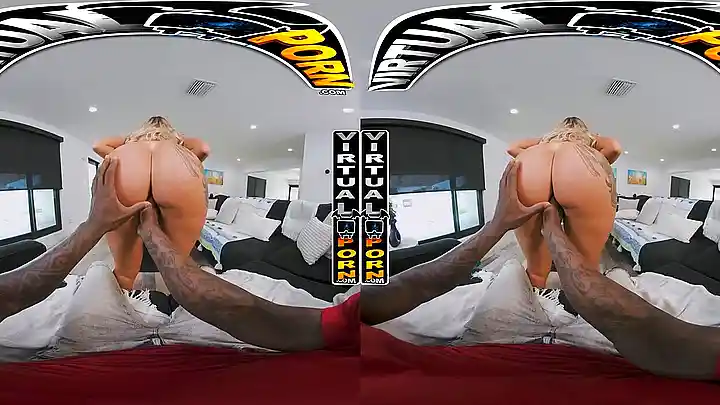 Stephanie Love's Vr experience: A must-see!