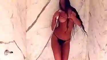 Poonam Pandey DIRTY Uncensored (10:43 Minutes )