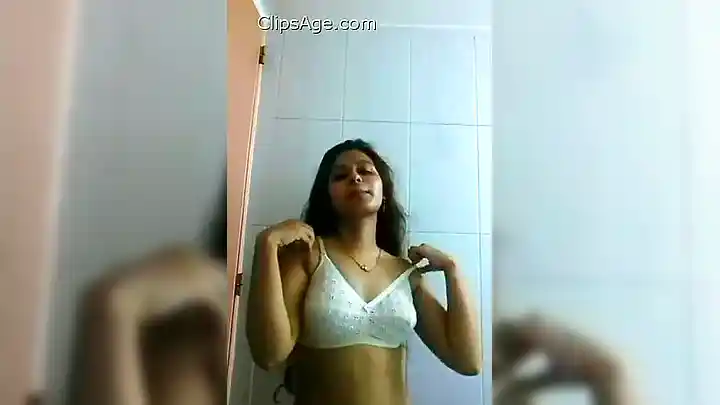 DESI CUTE GIRL STRIP AND SHOW FOR YOU