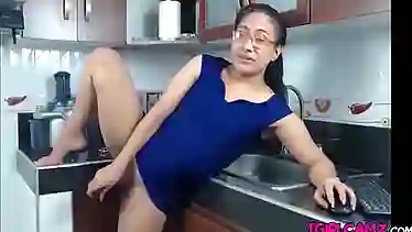 Latina tranny huge cock jerking Online